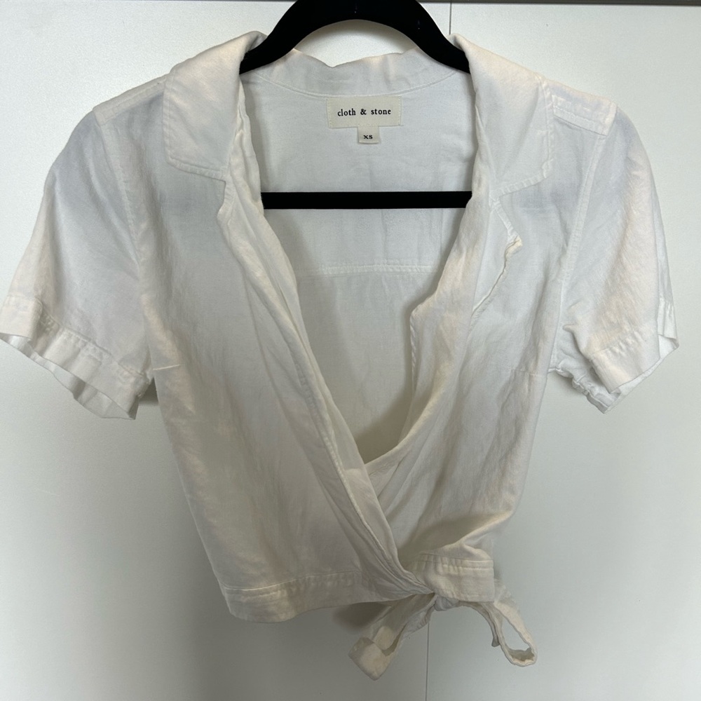 Cloth and Stone Linen White Wrap t-shirt.